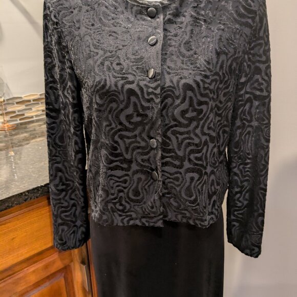 Timeless Elegance Crushed Velvet Sleeveless Slip Maxi Dress with Modesty Jacket - Picture 4 of 13